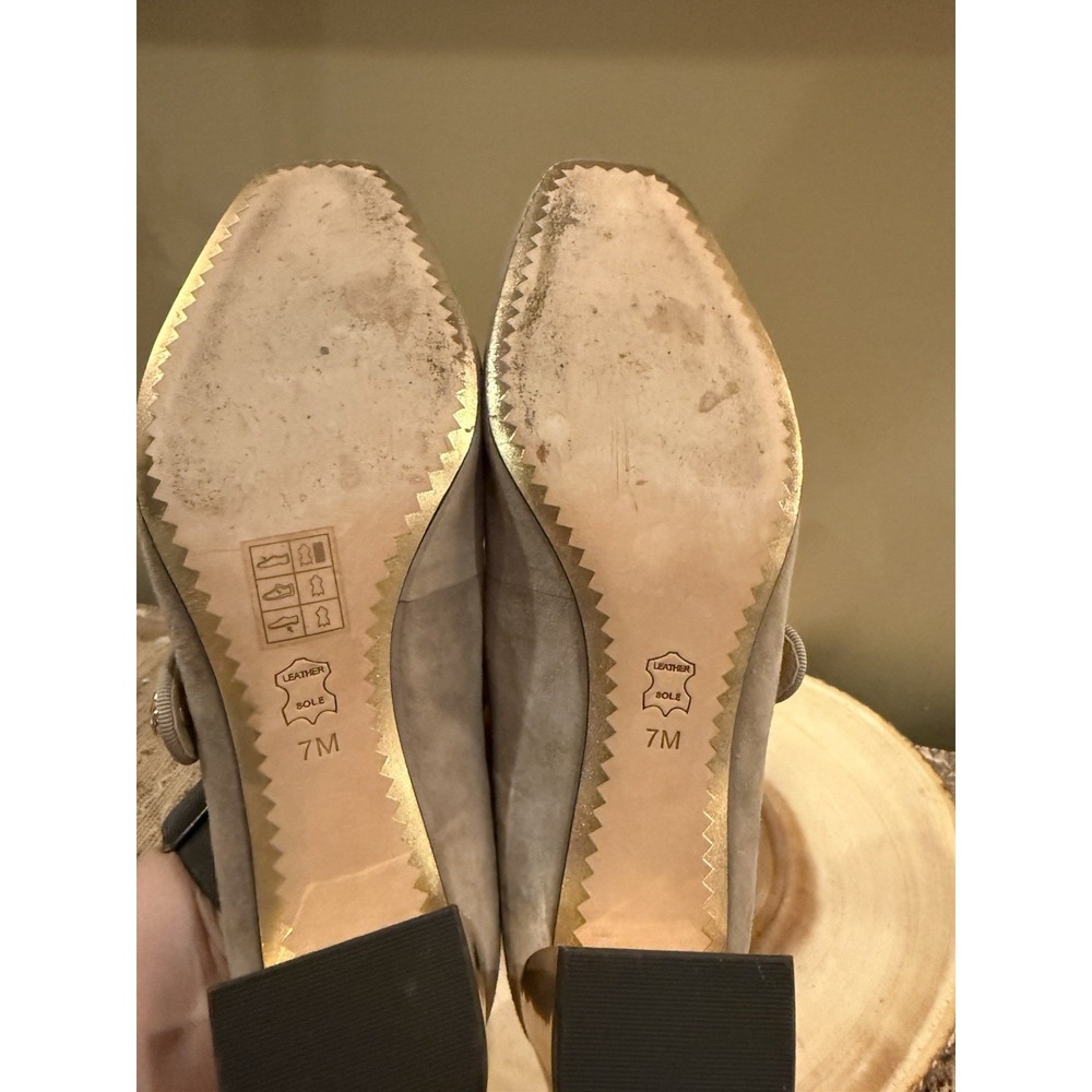 Tory Burch Marisa 40mm Mary Jane Pump in Grey Suede Strap Gold Accent Sz-7 298$ - Picture 10 of 11